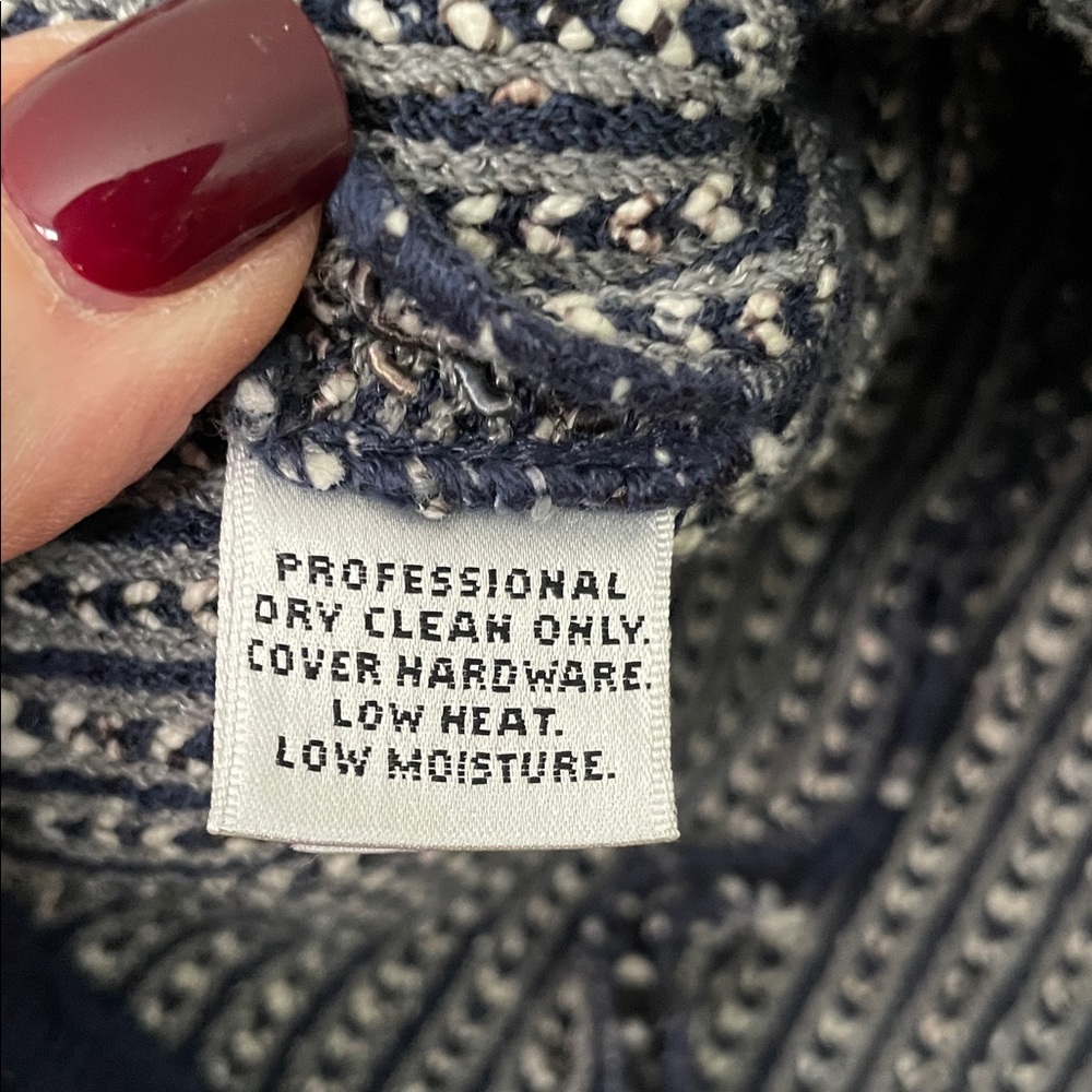 St. John Collection Navy and White Tweed Blazer - Picture 9 of 14